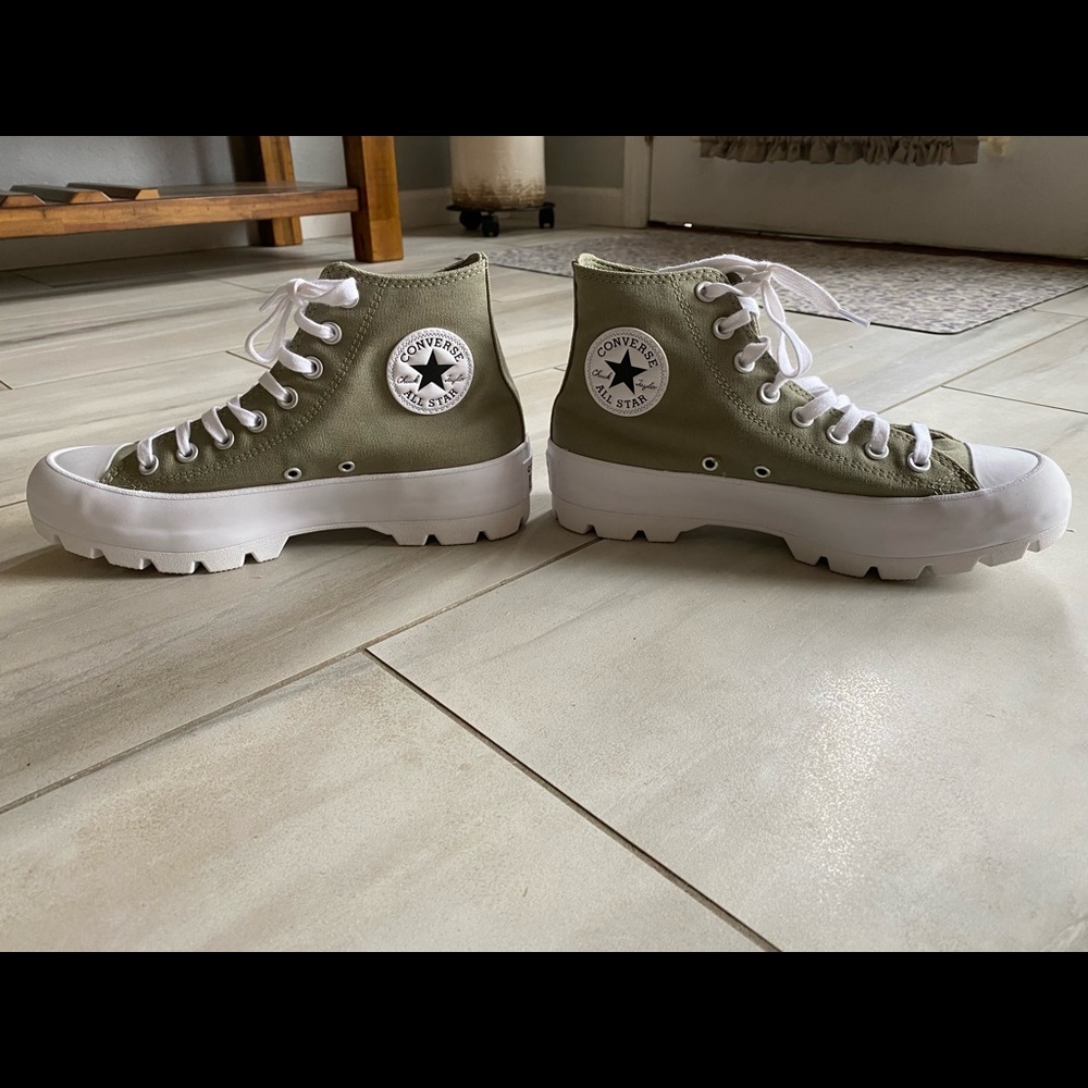 NWOT Women's Converse Chuck Taylor All Star Lugged Platform Sneakers green 8.5